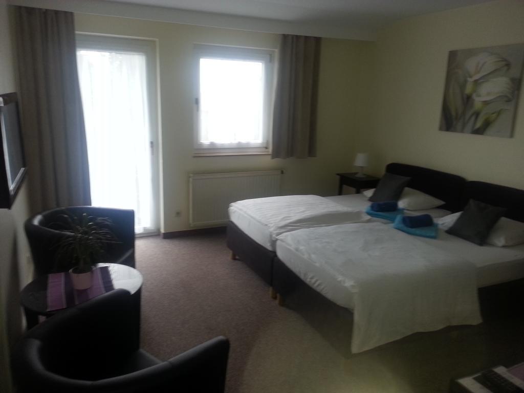 Hotel Gasthof Am Waldeck Oberthulba Rum bild